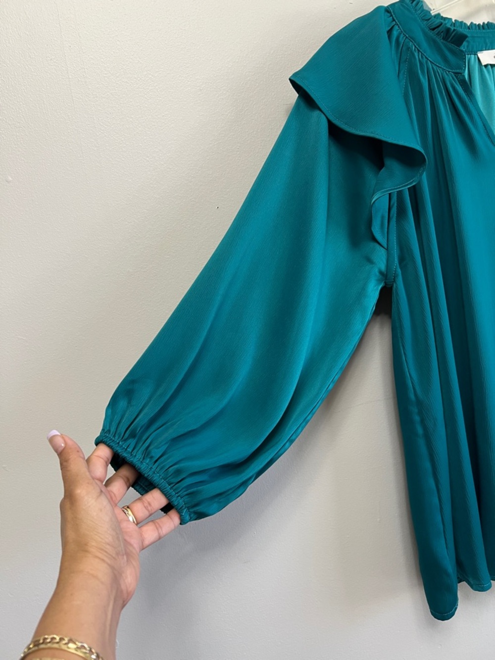 Entro Emerald Green Teal Ruffle-Shoulder Satin Blouse Split V-Neck S” - Picture 5 of 11